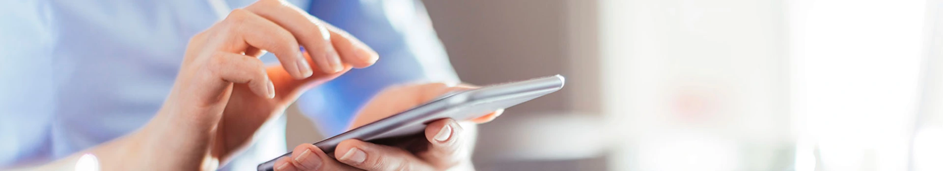 ຕິດຕໍ່ພວກເຮົາ