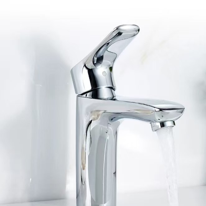 Faucet ຈັບມືດຽວຮູບ Arc ສີເງິນສົດໃສ